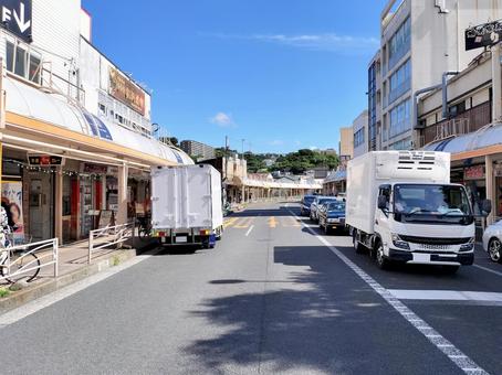 Photo, 追浜駅, shopping street, route 16, 