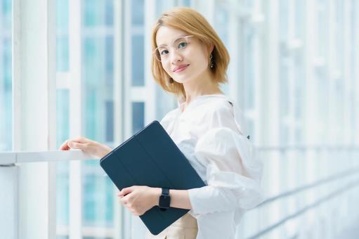 中間女人肖像 中間女人肖像
