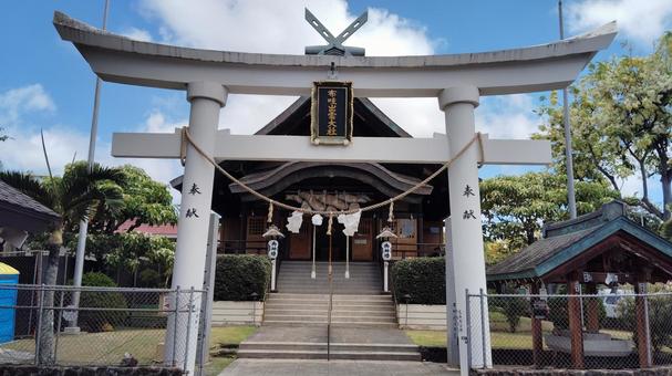 ハワイ出雲大社の鳥居 ハワイ出雲大社の鳥居 hawaii,出雲大社,神社の写真素材