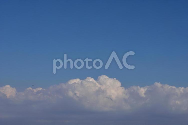 晴れた日の青空と雲 風景,景色,空の写真素材