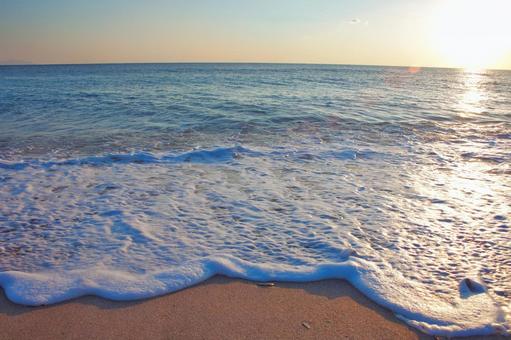 夕暮れ時の海 夕暮れ時の海の写真