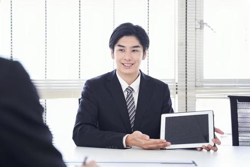 Japanese male businessman operating in the office, un homme, affaires, bureau, JPG