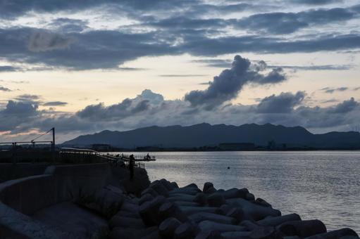 静かな宍道湖の夕方の風景 静かな宍道湖の夕方の風景 宍道湖,湖,島根の写真素材