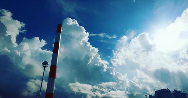 煙突と青空 煙突と青空の写真