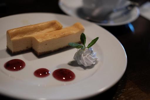 カフェ ケーキ カフェ ケーキ ベイクドチーズケーキ,チーズケーキ,スイーツの写真素材