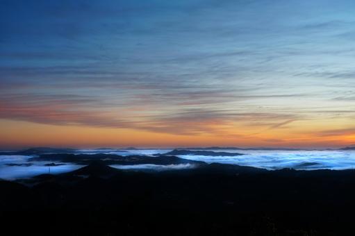 雲海　夜明け前 雲海,うんかい,ウンカイの写真素材