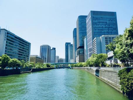 淀屋橋から見た初夏の土佐堀川下流方向4 大阪市,大阪,中之島の写真素材