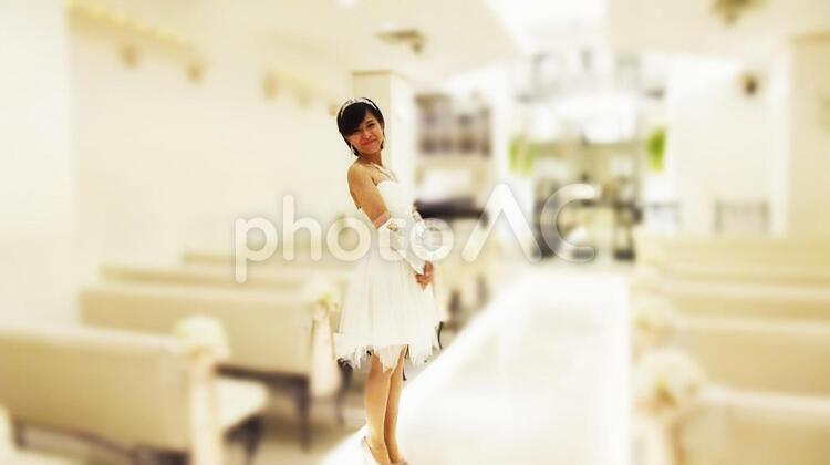 ウエディングドレスを着た女性 116 20代,ウエディング,コサージュの写真素材