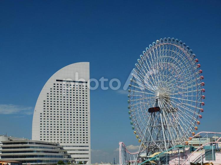 みなとみらいの夏 みなとみらい,横浜,観覧車の写真素材
