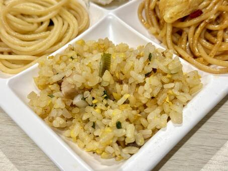 バイキングでとったチャーハン 炒飯,チャーハン,焼き飯の写真素材