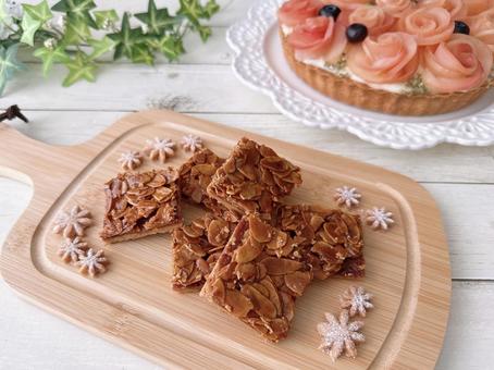 フロランタンとタルト フロランタン,キャラメルアーモンド,スライスアーモンドの写真素材