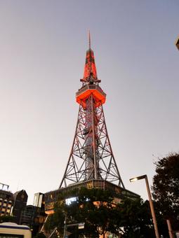 中部電力MIRAI TOWER（下から） 中部電力miraitower,名古屋テレビ塔,夕方の写真素材