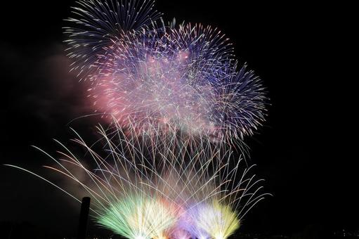 綺麗に撮れた伊勢花火_09 綺麗に撮れた伊勢花火_09 伊勢,花火,20周年の写真素材