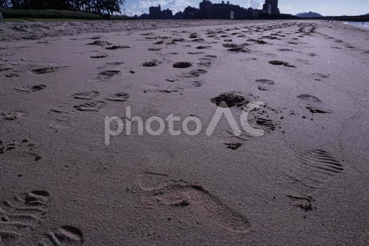 砂浜と足跡 砂浜,海,海岸の写真素材