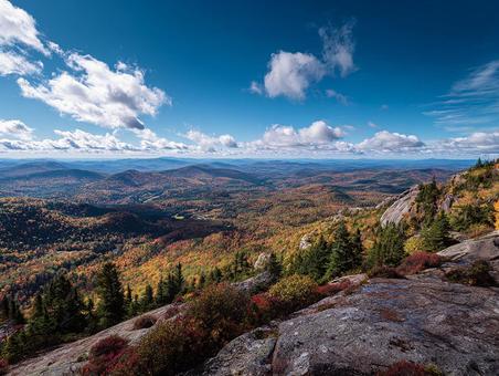 広がる紅葉の山々 広がる紅葉の山々の写真