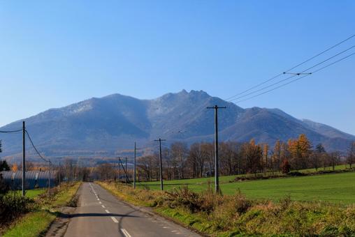 十勝の秋の道 十勝の秋の道,道路,道の写真素材