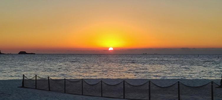 南紀白浜 白良浜の夕焼け 南紀白浜 白良浜の夕焼け 南紀白浜,白良浜,和歌山県の写真素材