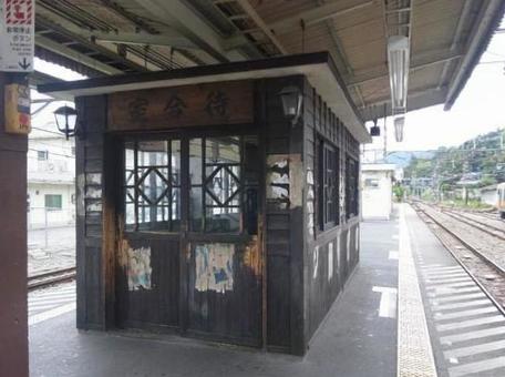 青梅駅 青梅駅 駅,プラットフォーム,青梅の写真素材