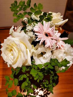 フラワーギフト フラワーアレンジメント,ブーケ,バラの写真素材