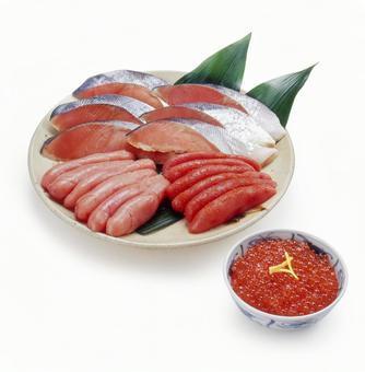 鮭切身・明太子・たらこ・いくら 鮭切身・明太子・たらこ・いくら 鮭,切り身,切身の写真素材