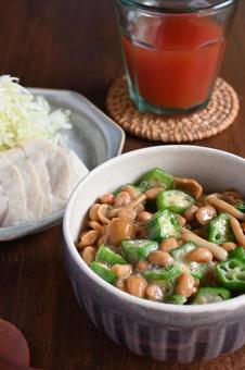 ダイエット朝食(ネバネバ三色ご飯) ダイエット朝食(ネバネバ三色ご飯) ダイエット,朝食,朝ご飯の写真素材