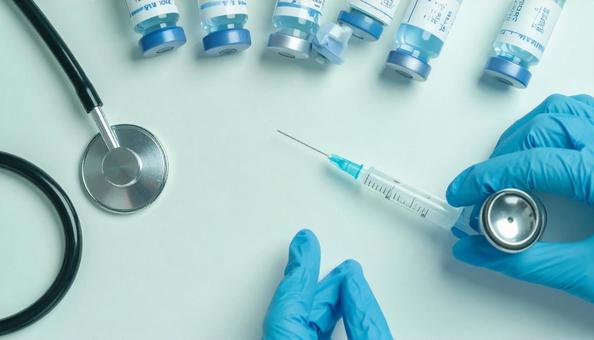 注射イメージ 薬剤を抽出している注射器 注射イメージ 薬剤を抽出している注射器の写真