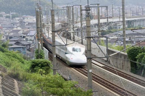 カーブを走る新幹線 新幹線,鉄道,jrの写真素材