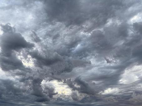 これから何かが起こりそうな空と雲 これから何かが起こりそうな空と雲 空,自然,そらの写真素材