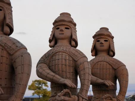 今城塚古墳公園の復元埴輪 今城塚古墳公園の復元埴輪 埴輪,武人埴輪,ハニワの写真素材