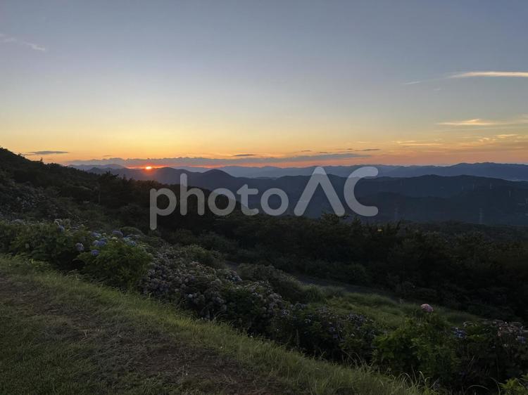 日暮れ時の大川原高原 徳島県,佐那河内,大川原高原の写真素材