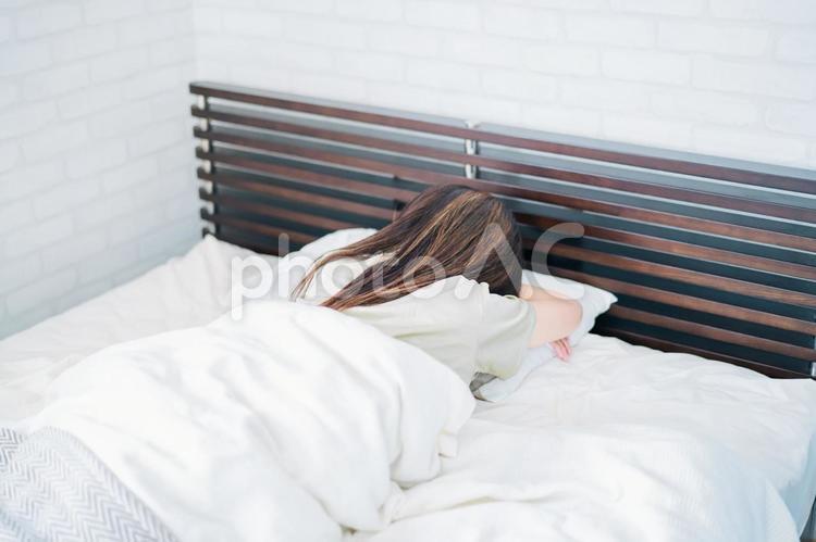 睡眠障害・眠れないミドル世代の女性 睡眠障害,自律神経失調症,うつ病の写真素材