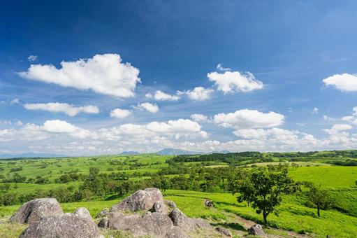 熊本-【押戸石の丘】 熊本,阿蘇市,阿蘇山の写真素材
