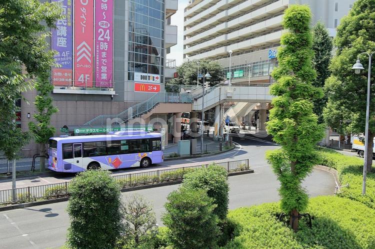 常磐線北小金駅南口の駅前風景 北小金駅,常磐線,北小金駅南口の写真素材