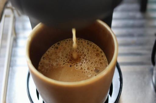 美味しい珈琲 コーヒーメーカー 美味しい珈琲 コーヒーメーカー 珈琲,コーヒー,朝ごはんの写真素材