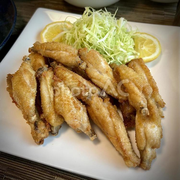 鶏手羽中の唐揚げ 旦那飯,男の料理,手料理の写真素材