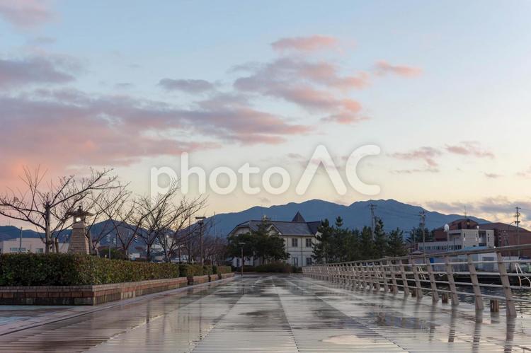 夕焼けの港町 海,秋,夏の写真素材