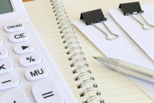 ビジネスイメージ 書類作成 デスクワーク ビジネスイメージ 書類作成 デスクワーク ビジネスイメージ,デスクワーク,書類作成の写真素材