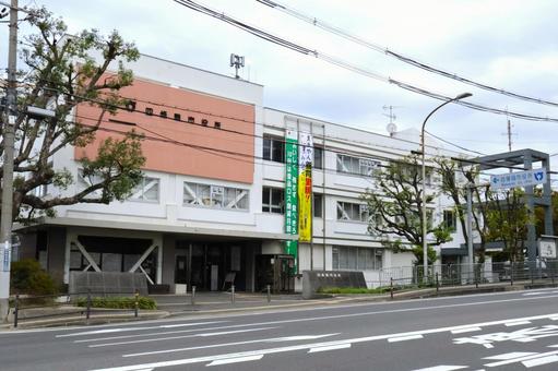 四條畷市役所　建物外観 四條畷市役所,四條畷市,四條畷の写真素材