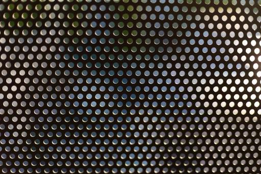 景色が透ける金属の丸穴メッシュ パンチングメタル,背景,テクスチャの写真素材