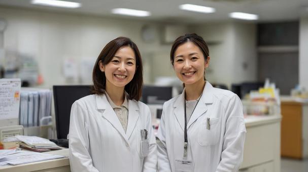 ナースステーションと二人の女性看護師3 ナースステーションと二人の女性看護師3の写真