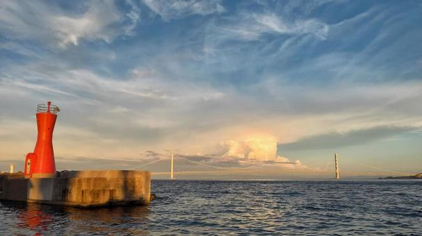 灯台と夏の空 灯台,夏の空,積乱雲の写真素材