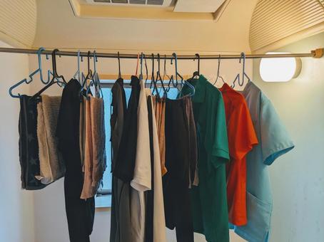 脱衣場で干している洗濯物 浴室,脱衣場,乾燥機の写真素材