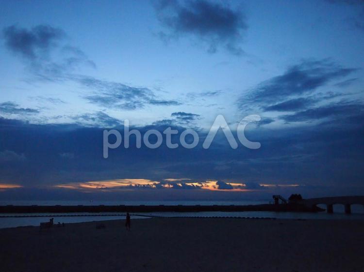 夕暮れの海 海,空,自然の写真素材