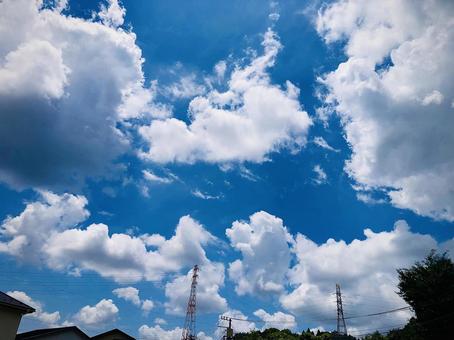 夏の青空と白い雲 夏の青空と白い雲 空,雲,夏の写真素材