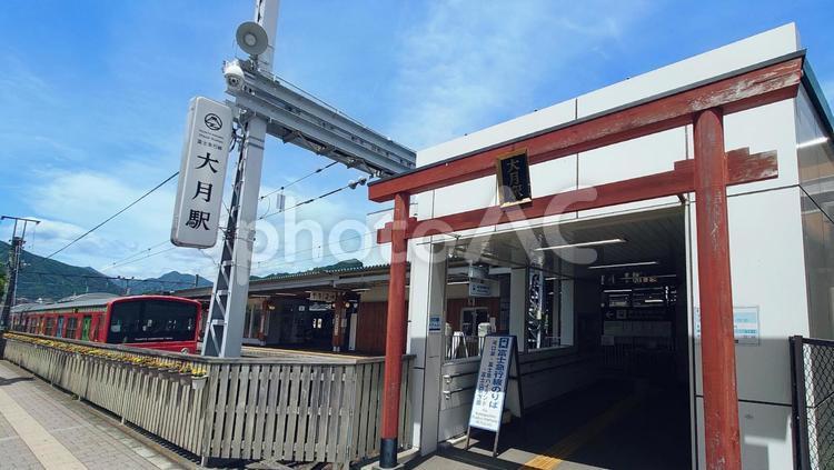 富士急行線大月駅　山梨県大月市 富士急,大月駅,改札の写真素材