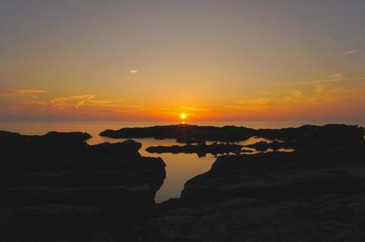 Evening view of Benkei's Washing Rock, Fukui Prefecture, JPG Evening view of Benkei's Washing Rock, Fukui Prefecture, JPG