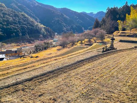上稲子の棚田と平維盛の墓 上稲子の棚田と平維盛の墓の写真