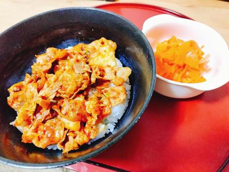 豚キムチとにんじんサラダ 豚キムチ,にんじんサラダ,キャロットラペの写真素材