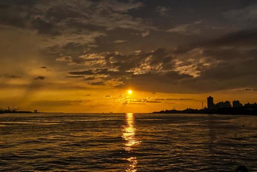 台湾 淡水河口 ゴールデンサンセット 海,風景,自然の写真素材