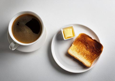 コーヒーとトースト コーヒーとトーストの写真